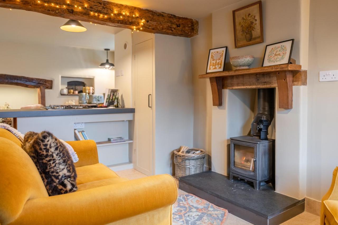 Cotswold Way Cottage Страуд Экстерьер фото